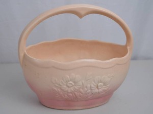 lot 168 image: Vintage USA Pottery Pink and Cream Floral Basket Vase 8 in