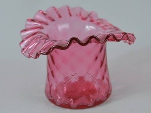lot 90 image: Vintage Fenton Pink Diamond Quilt Pattern Ruffled Glass Vase 4 in.