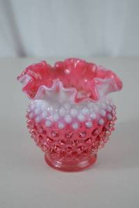 lot 93 image: Vintage Fenton Hobnail Cranberry Opalescent Art Glass Vase 5 Inch