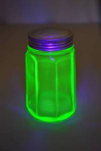 lot 136 image: Vintage Uranium Glass Shaker with Metal Lid