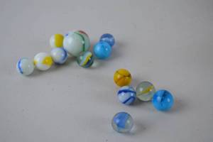 lot 213 image: Vintage Glass Marbles Collection - Assorted Colors and Swirls