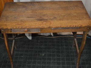 lot 302 image: Vintage Oak Kitchen Table with Drawer and Pull-Out Board