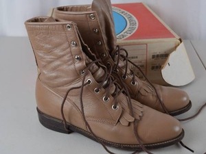 lot 290 image: Vintage Justin Khaki Leather Boots Size 8B with Box