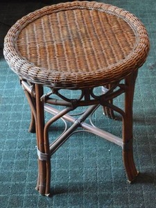 lot 308 image: Round Wicker Rattan Patio Side Table, 20 x 23
