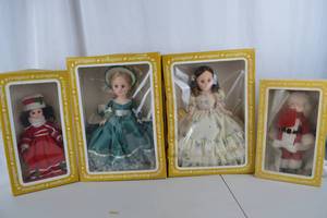 lot 335 image: Effanbee Holiday and Victorian Dolls Lot - 4 Boxed Collectible Dolls