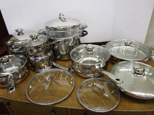 lot 12 image: Stainless cooking kettles & pans...