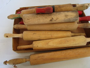 lot 31 image: Rolling pins, various sizes & condi...
