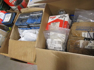 lot 97 image: New hardware machining screws, pop...