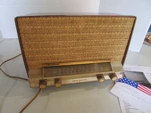 lot 113 image: Antique Musiphonic dual speaker, wo...