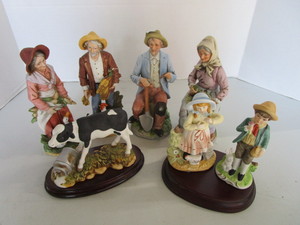 lot 115 image: Homeco figures...