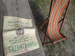 lot 127 image: Folding beach chair - vintage, burl...