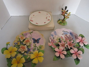 lot 137 image: Butterfly plates - 3D, metal floral...