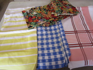 lot 143 image: Tablecloths, vintage rectangle patt...