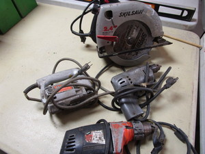 lot 167 image: Circular & jig saws, drills with ha...