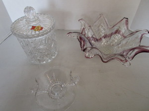 lot 173 image: Blown glass 12 bowl, German humido...