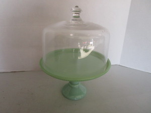 lot 176 image: Jadeite Cake stand, 8-12D, total ...