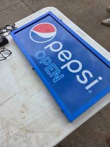 lot 3 image: Pepsi Open Elec Sign