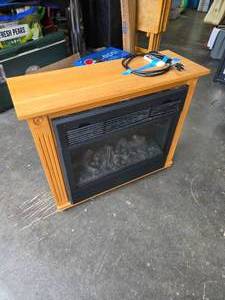 lot 9 image: Heatsurge Elec Fireplace WRemote