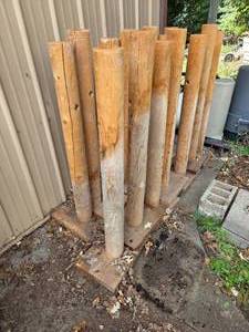 lot 29 image: 16-4 Round Wood Barricades