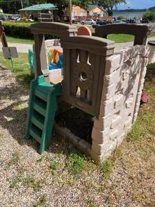 lot 34 image: 2 Little Tikes Play Sets