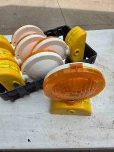 lot 47 image: 5- 7 Double Sided Round Warning Lights