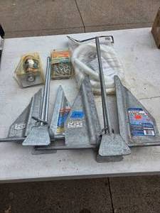 lot 54 image: Boat Accessories