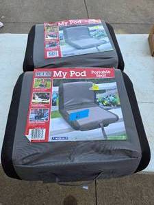 lot 61 image: 2 Portable Seats (UNUSED)