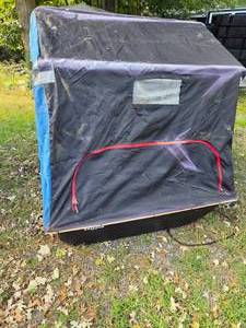 lot 70 image: Eagle Claw Shappell FX200 Flip Over Fish House