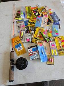 lot 113 image: Ice Fishing RodReel & Pan Fish LuresTackle (UNUSED)