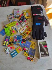 lot 130 image: Kinco Ice Gloves, Lightning Box, & Pan Fish LuresTackle (UNUSED)