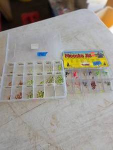 lot 140 image: JigsLuresTeardrops & Cases (UNUSED)