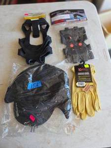 lot 152 image: Ice Fishing Equipment (UNUSED)