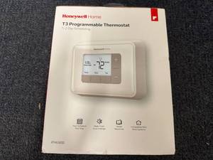 lot 39 image: Honeywell Home T3 Programmable Thermostat