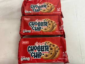 lot 179 image: 3 Packs of Bentons Chewy Chocolate Chip Cookies