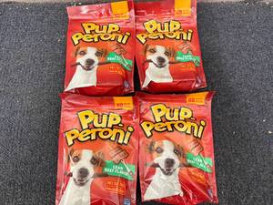 lot 124 image: 4 Bags of Pup-Peroni Dog Treats
