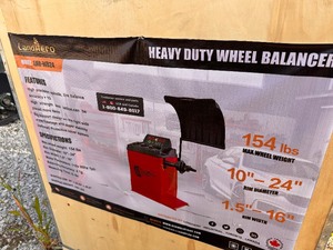 lot 102 image: TMG-WB24HEAVY DUTY WHEEL BALANCER