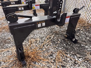 lot 80 image: TR-26-02C Class 2 Quick Hitch