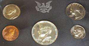 lot 33 image: 1970 Proof Set, San Francisco Mint (S), includes nice silver coins.
