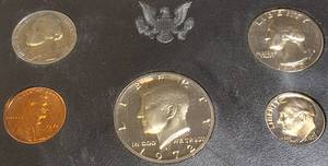 lot 40 image: 1972 Proof Set from the San Francisco Mint (S)  This is a nice coin set
