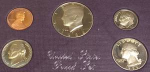 lot 43 image: 1986 Proof Set of 5 Coins - Very Nice Condition