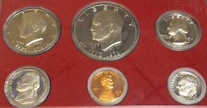 lot 48 image: 1976 Proof Set S with Type 2 Ike Dollar. This is a complete 6-coin set and is in very nice condition.