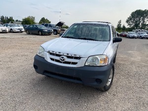 lot 13 image: 2005 Mazda Tribute 4WD