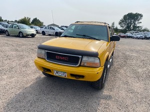 lot 10 image: 2004 GMC Sonoma