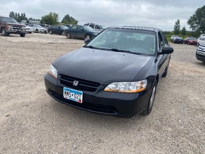lot 21 image: 1999 Honda Accord