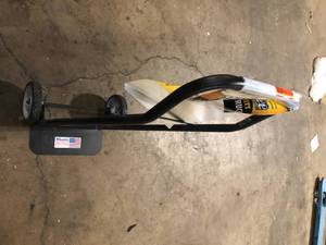 lot 64 image: Milwaukee 300 lbs. Capacity Hand Truck Customer Returns See Pictures