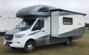 2022 Winnebago Motor Home