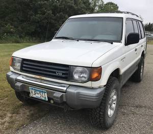 lot 1 image: 1995 Mitsubishi Montero 4X4