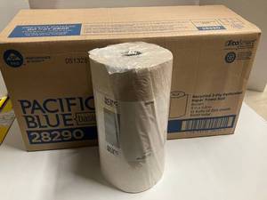 lot 15 image: Brown Paper Towels