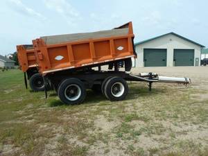lot 2 image: 1990 J- Craft Pup Trailer