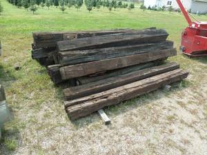 lot 8 image: Used Rail Road Ties